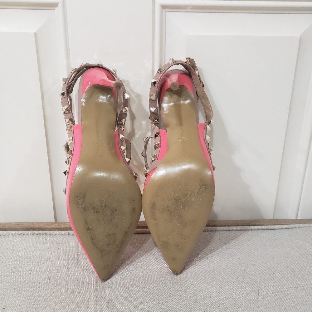 Kaitlyn Pan Rockstud Pink Leather Pointed-Toe Heels - Picture 8 of 13